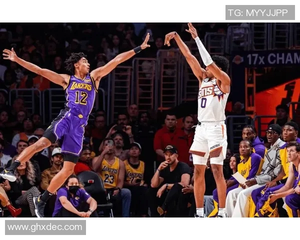 湖人队与太阳队激战正酣谁能在西部争夺战中占得先机